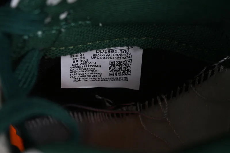 All Categories Nk SB Dunk Series Nk SB Dunk Low Low-top Sneakers Nk Dunk Low Panda Prank-Hip-hop Theme Ghost Face Sea SB Strap Low-top Casual Sneakers DD1391-300